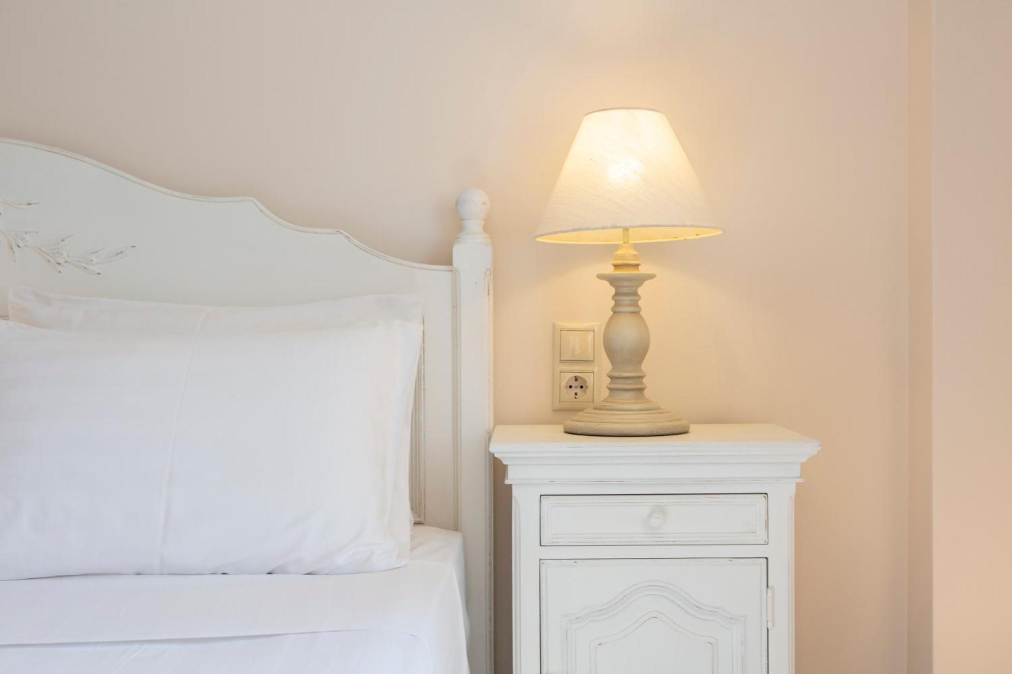 Red Tower Hotel Nikiana Phòng bức ảnh