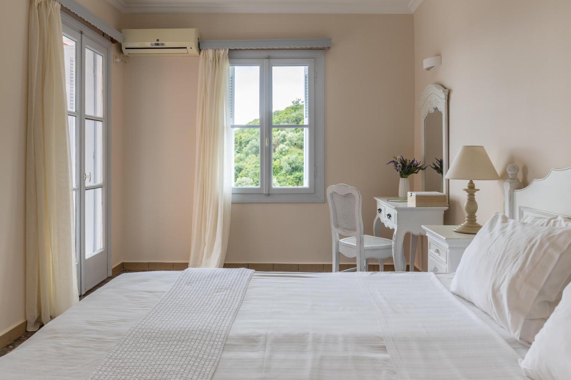 Red Tower Hotel Nikiana Ngoại thất bức ảnh